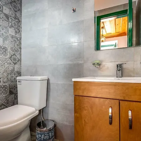 Matinas House Appartamento Chalki Town